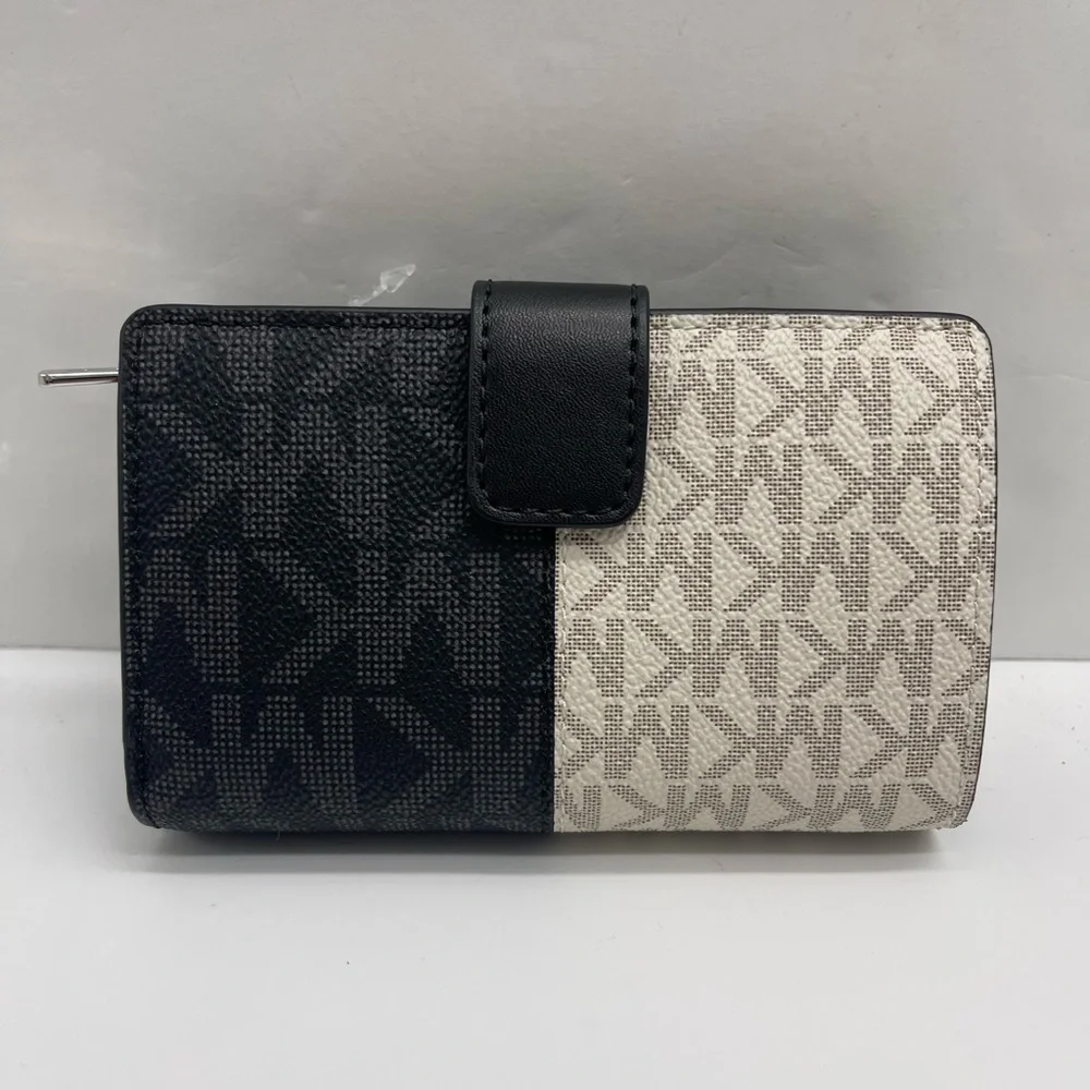 MICHAEL KORS Jet Set Travel Md Bifold Zip Signature Logo Wallet Black Multi NWT